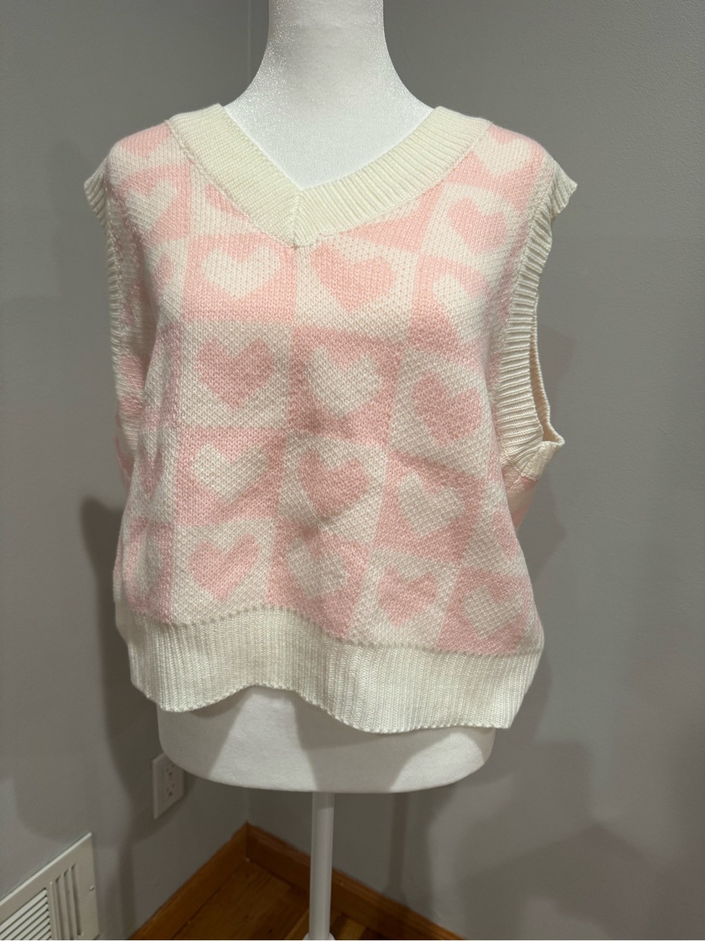 Ivory & Blush Heart Pattern V‑Neck Sweater Vest